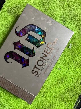 Urban Decay Stoned Vibes Mini Eyeshadow Palette - Multicolor Iridescent